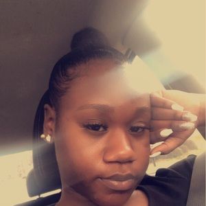 Meet your Posher, Tanasia